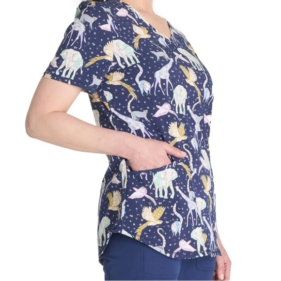 NWT Scrubstar Women’s V-Neck Print Scrub Top “Magical Menagerie” (Sz S) - Picture 3 of 7